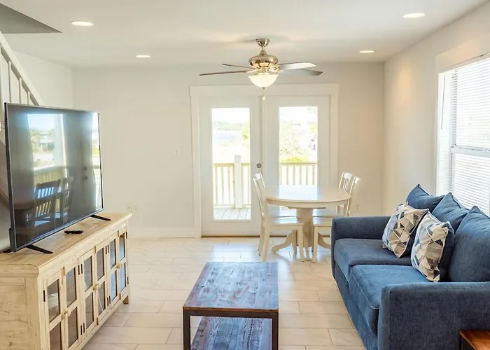 For Fox Sake - Freshly Remodeled 6br/6ba With A Pool! Apartment *
