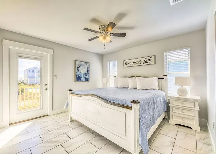 For Fox Sake - Freshly Remodeled 6br/6ba With A Pool! Apartment